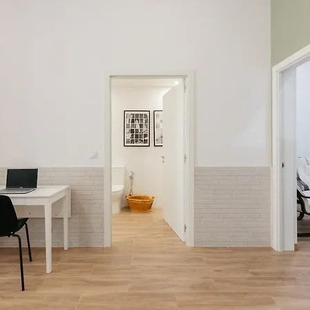 New! Comfort And Style Steps From Everything Apartamento