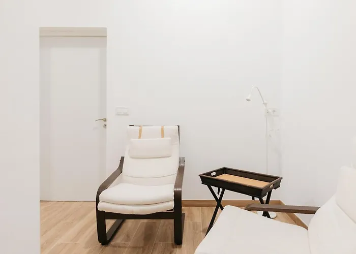 New! Comfort And Style Steps From Everything Apartamento