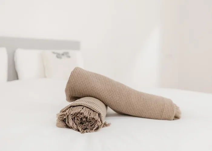 New! Comfort And Style Steps From Everything * Valência