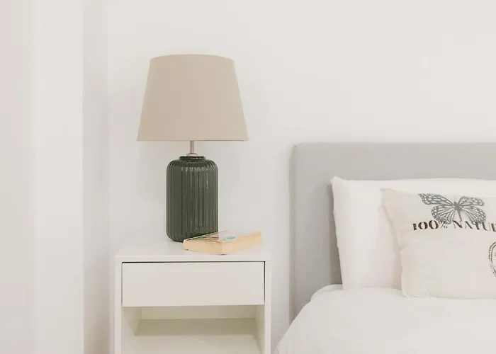 New! Comfort And Style Steps From Everything Apartamento *