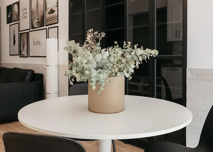 New! Comfort And Style Steps From Everything Apartamento *