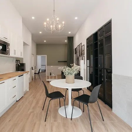 Appartement New! Comfort And Style Steps From Everything