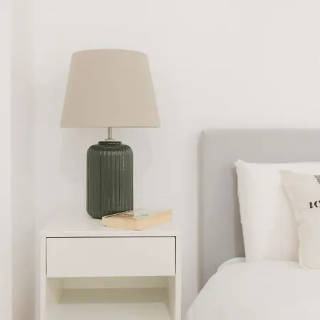 New! Comfort And Style Steps From Everything Valencia