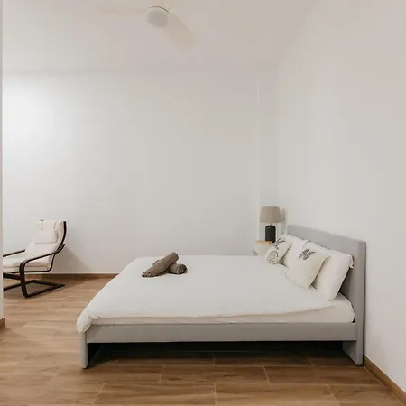 Appartement New! Comfort And Style Steps From Everything