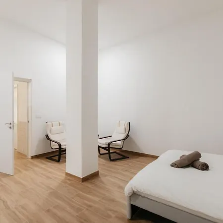 شقة New! Comfort And Style Steps From Everything فالنسيا